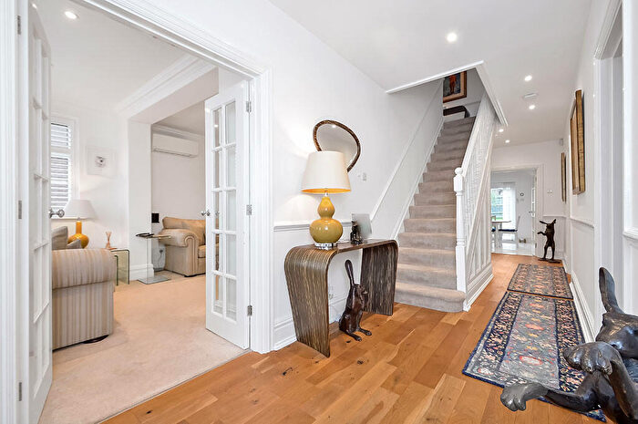 5 Bedroom Detached House For Sale In Cowplain, Hampshire, PO8