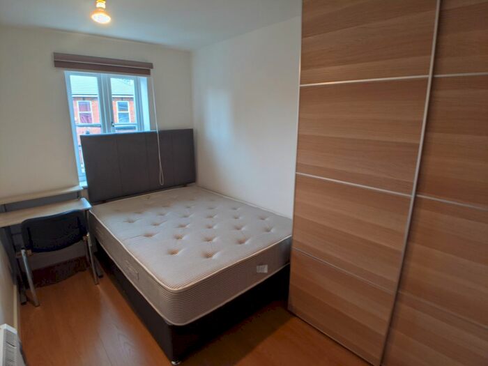 3 Bedroom Flat To Rent In Bed – Mitford Road, Withington, M14