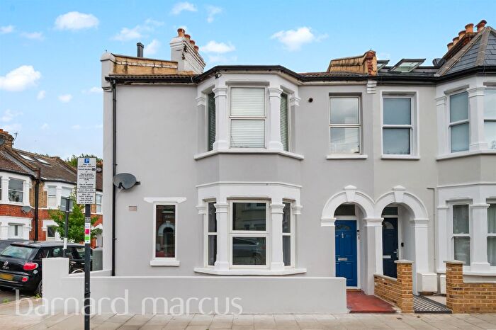 2 Bedroom Flat For Sale In Steerforth Street, London, SW18