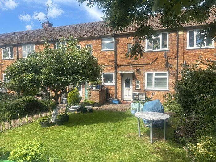 1 Bedroom Ground Maisonette For Sale In Great Slades, Potters Bar, EN6
