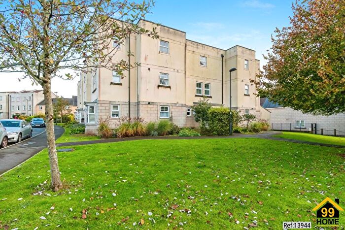 2 Bedroom Flat For Sale In Clarks Way, Bath, BA2