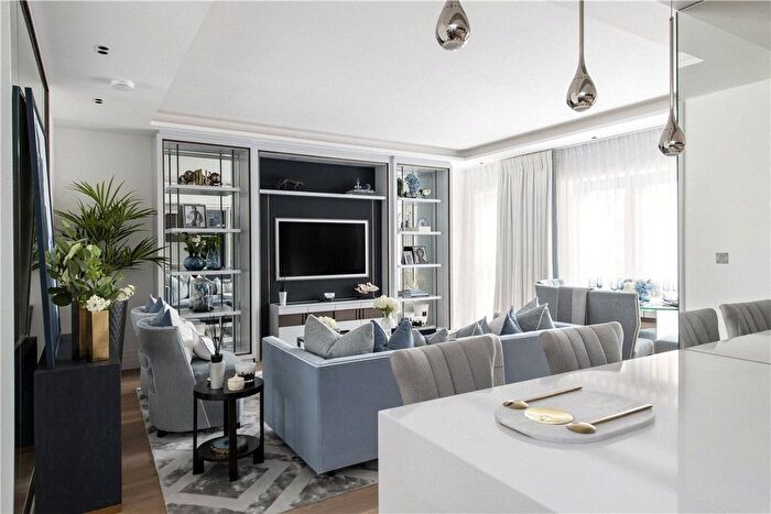2 Bedroom Flat For Sale In Kensington Gardens Square, Bayswater, W2