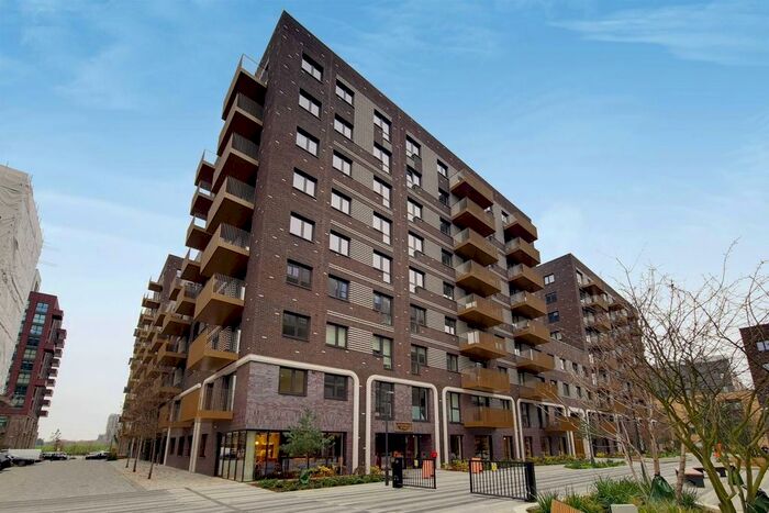 2 Bedroom Flat To Rent In Vanguard Way, Walthamstow And Surrounding Areas, London, E17