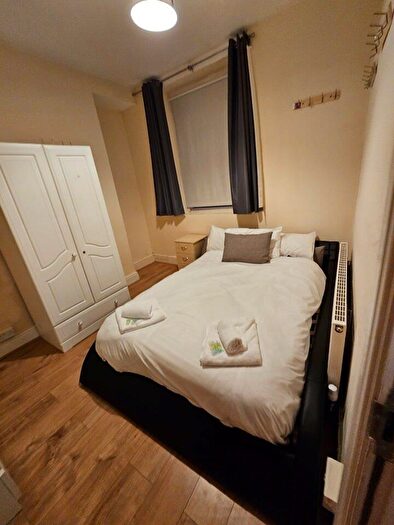 4 Bedroom House To Rent In Rhondda Street, Mount Pleasant, Swansea, SA1