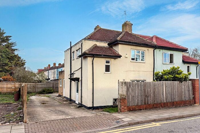 3 Bedroom Semi Detached House For Sale In Pitfield Way, London, NW10