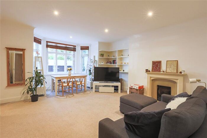 2 Bedroom Apartment For Sale In Belsize Park, Hampstead, London, NW3