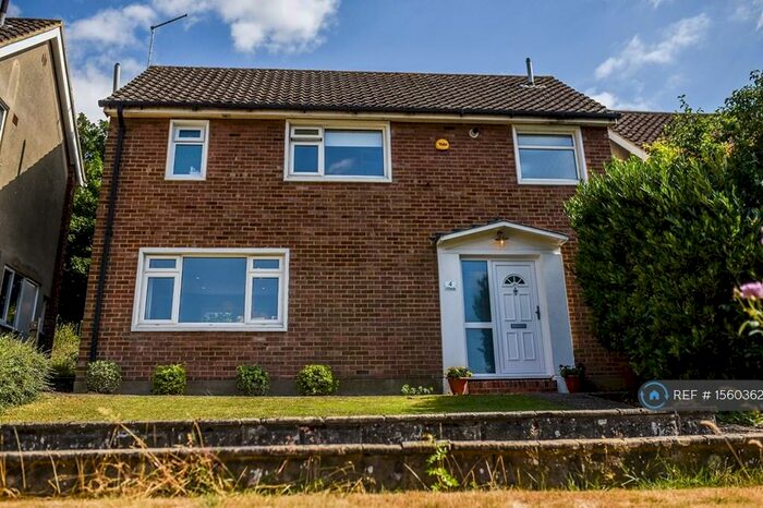 3 Bedroom Detached House To Rent In Hillside, Farningham, DA4