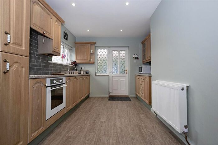 2 Bedroom Detached Bungalow For Sale In Park Crescent, Eastwood, Nottingham, NG16