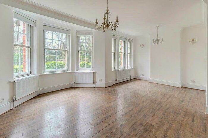 4 Bedroom Apartment To Rent In East Heath Road, Hampstead, NW3