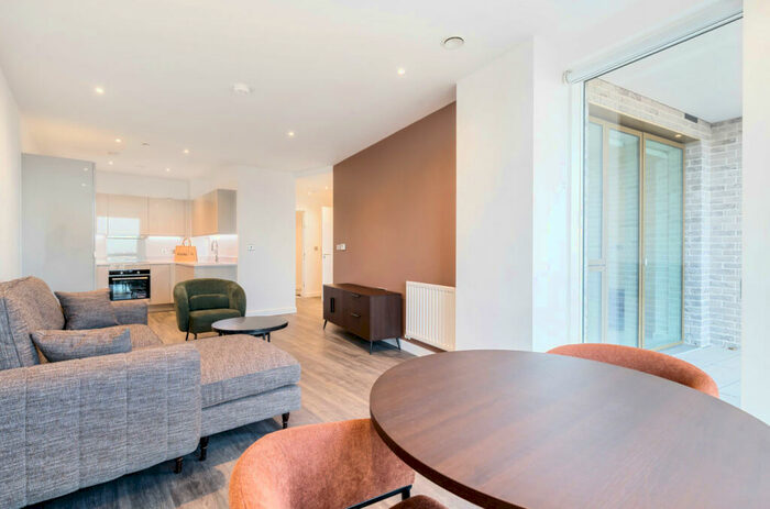 1 Bedroom Apartment To Rent In Thurlow Street, London, SE17