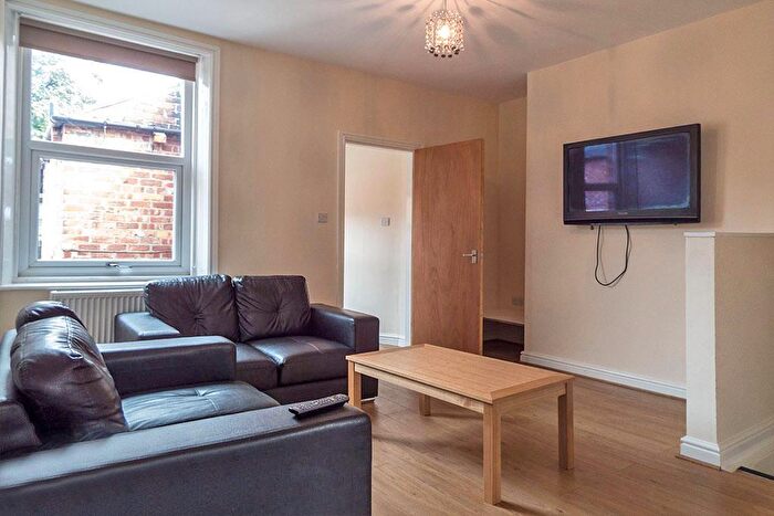 3 Bedroom Flat To Rent In £pppw - Shortridge Terrace, Jesmond, NE2