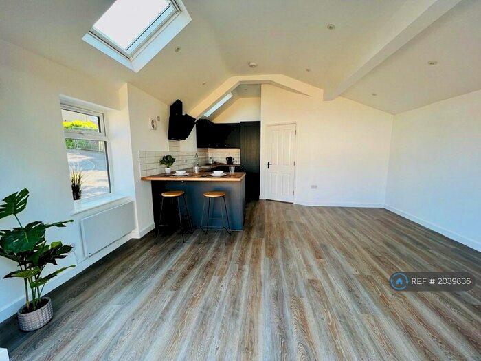 1 Bedroom Flat To Rent In Overnhill Road, Bristol, BS16