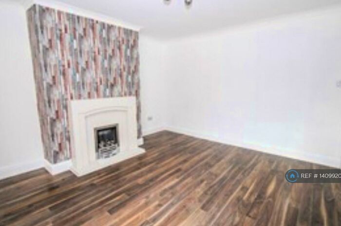 2 Bedroom Flat To Rent In Commercial Road, Byker, Newcastle Upon Tyne, NE6