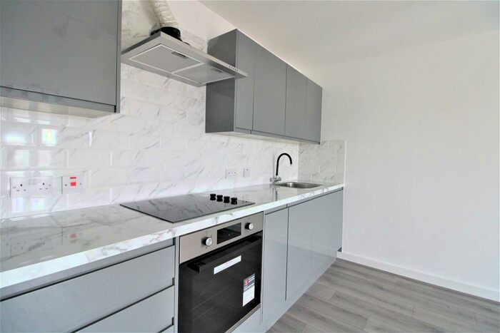 2 Bedroom Apartment To Rent In Mimms Hall Road, Potters Bar, EN6