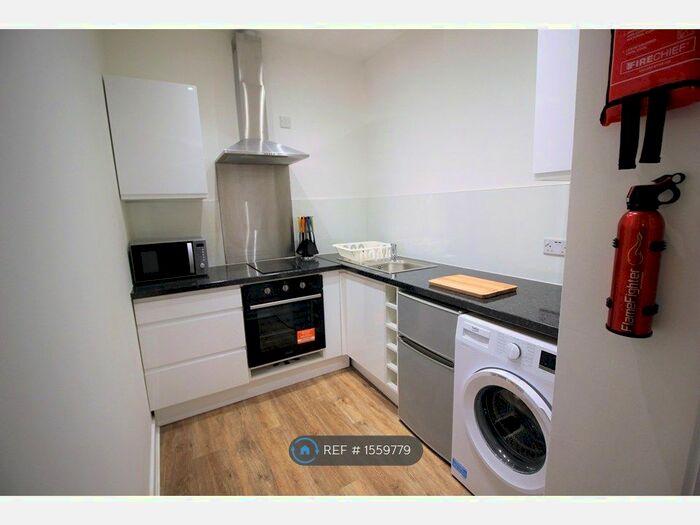 Studio To Rent In Kennington Lane, London, SE11