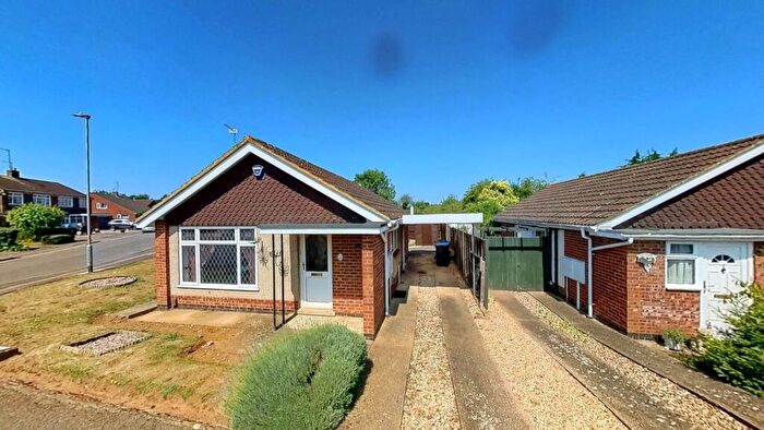 3 Bedroom Bungalow For Sale In Oundle Drive, Moulton, NN3