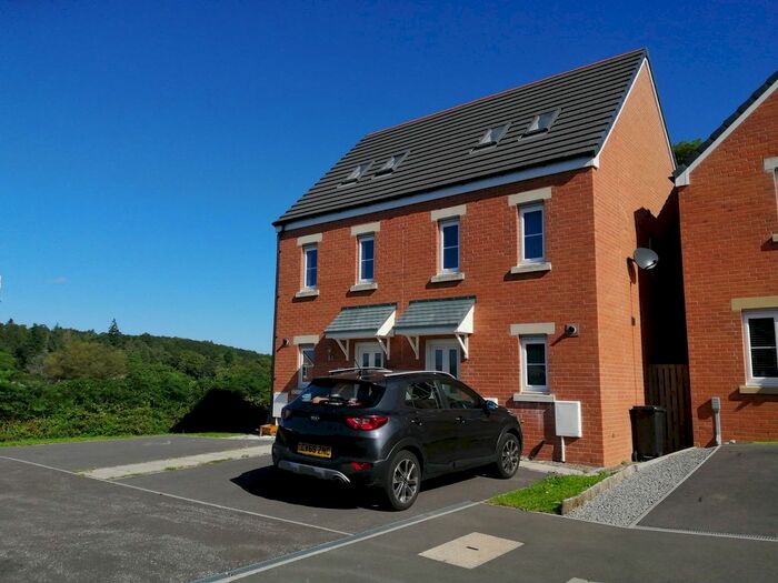 3 Bedroom Town House To Rent In Heol Alfred Wallace, Rhos, Pontardawe, Swansea., SA8