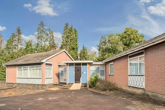 4 Bedroom Detached Bungalow To Rent In Stanmore, Harrow, HA7