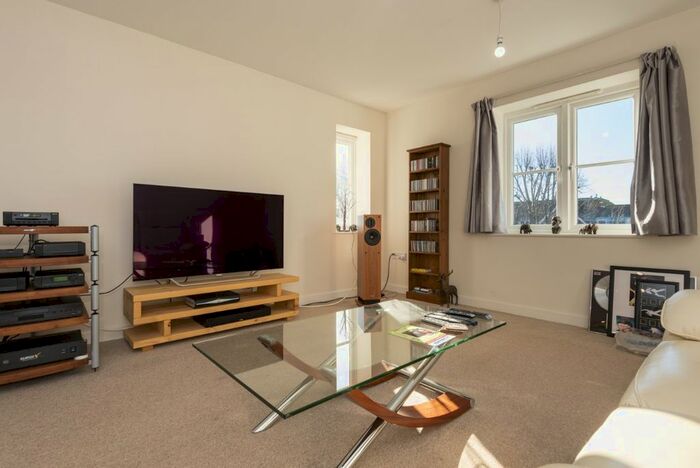 1 Bedroom Flat To Rent In Aspen Court, St. Botolphs Road, Worthing, West Sussex, BN11