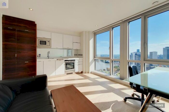 Apartment To Rent In Fairmont Avenue, London, E14