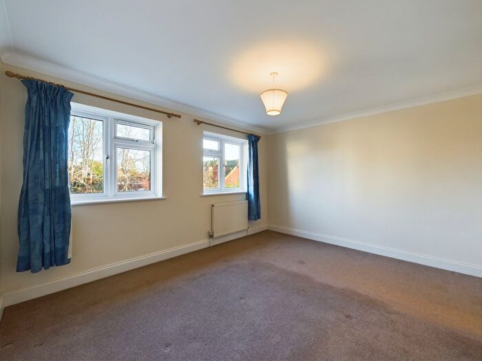 2 Bedroom End Of Terrace House To Rent In Blackbridge Lane, Horsham, West Sussex, RH12