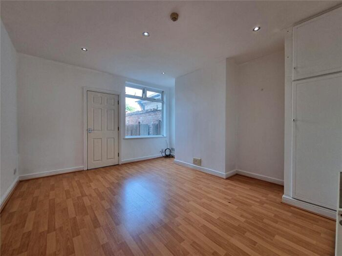 1 Bedroom Apartment To Rent In Plains Road, Nottingham, Nottinghamshire, NG3