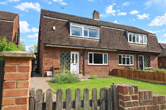3 Bedroom Semi Detached House For Sale In The Hedges, Maidstone, ME14