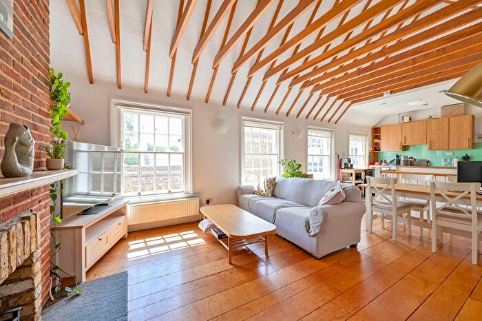 2 Bedroom Property To Rent In Bensbury Close, Putney Heath, London, SW15