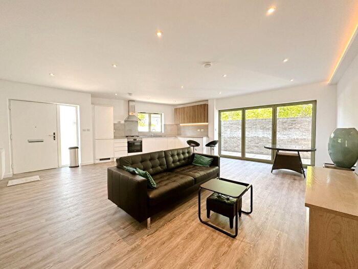 3 Bedroom End Of Terrace House To Rent In Brook Mews, Southgate, Enfield, N13