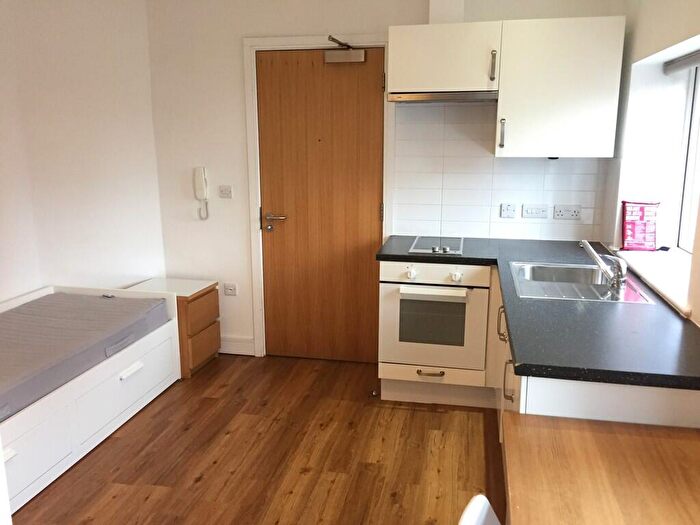 Studio To Rent In Unit Lower Holyhead Road, CV1