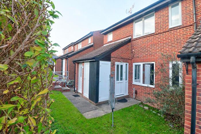 Apartment To Rent In Bevelwood Gardens, High Wycombe, Buckinghamshire, HP12