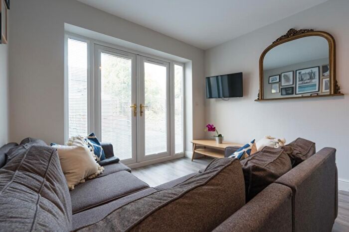 8 Bedroom Terraced House To Rent In Harriet Street, Cardiff, CF24