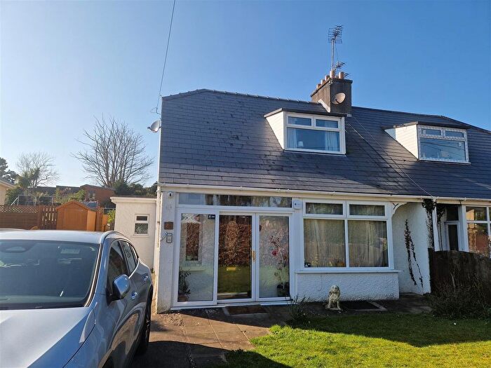 2 Bedroom Semi Detached Bungalow For Sale In Beach Road, Porthcawl, CF36