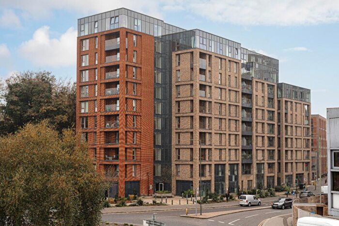 1 Bedroom Flat To Rent In Marketfield Way, Redhill, RH1