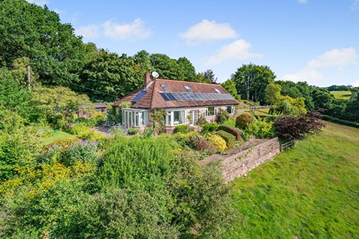 4 Bedroom Detached House For Sale In Mold Road, LL16