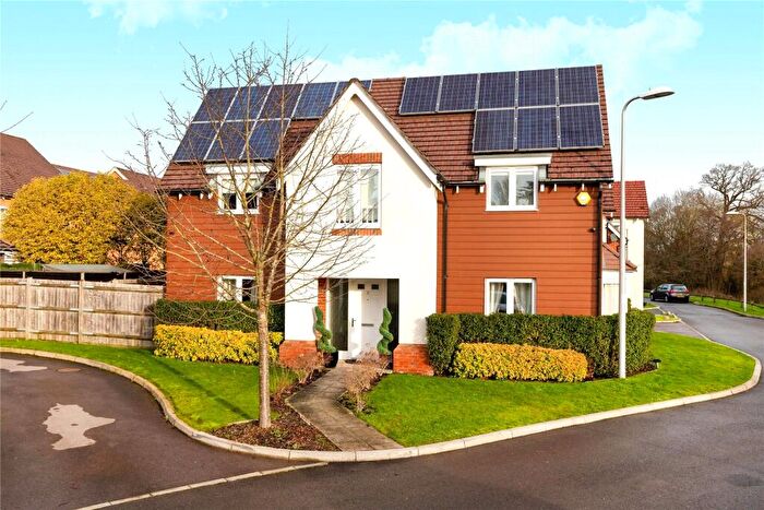 4 Bedroom Detached House To Rent In Bluebell Crescent, Woodley, Berkshire, RG5