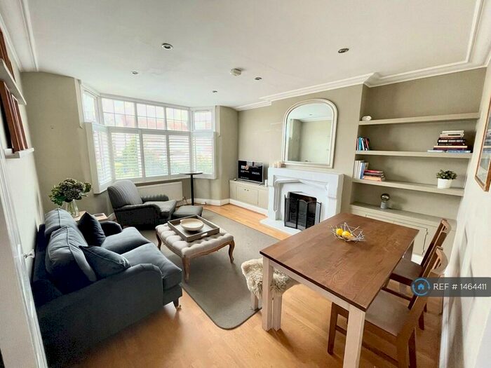 3 Bedroom Maisonette To Rent In Lyndhurst Avenue, London, NW7
