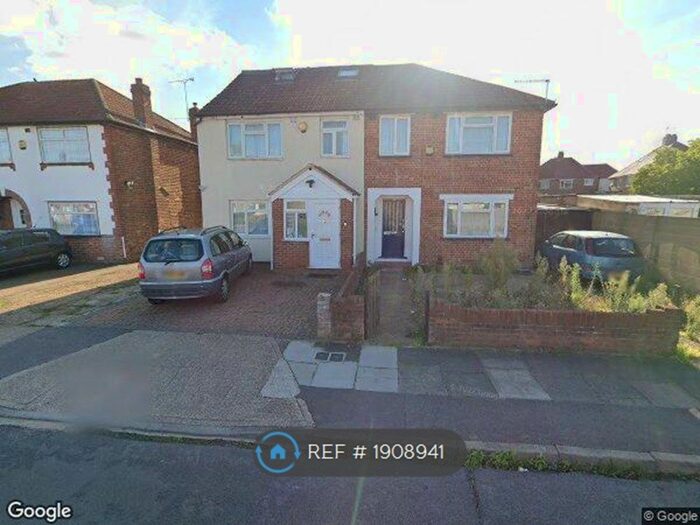 4 Bedroom Semi-Detached House To Rent In Chaucer Avenue, Hayes, UB4