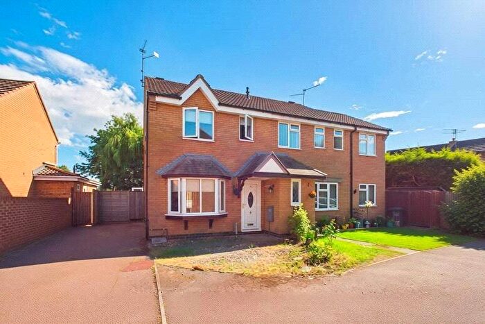 3 Bedroom Semi Detached House To Rent In Viking Close, Kettering, Northamptonshire, NN16