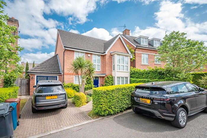 4 Bedroom Detached House To Rent In Padleford Lane, Stanmore, HA7