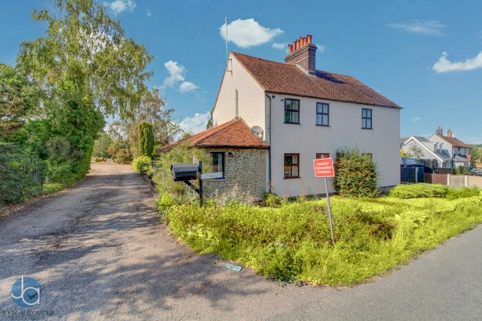 5 Bedroom Detached House For Sale In Newbridge Road, Tiptree, Colchester, CO5