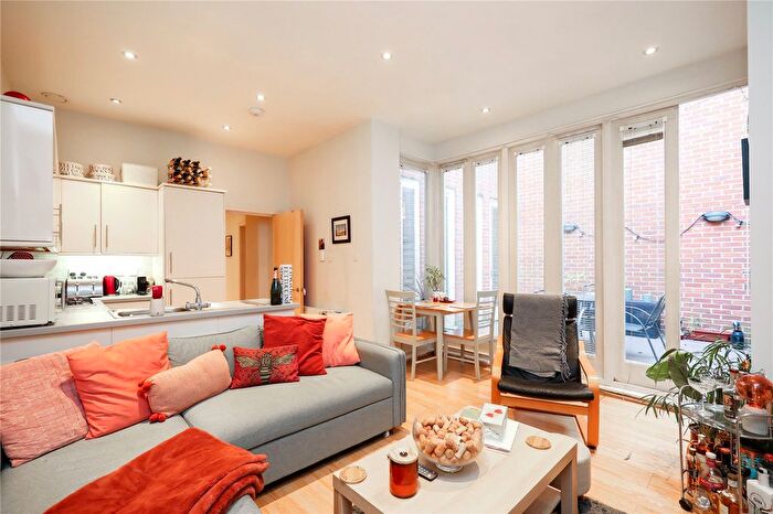 1 Bedroom Flat To Rent In Upper Richmond Road, Putney, London, SW15