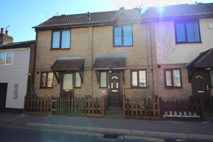 2 Bedroom Terraced House To Rent In Hitchin Street, Biggleswade, SG18