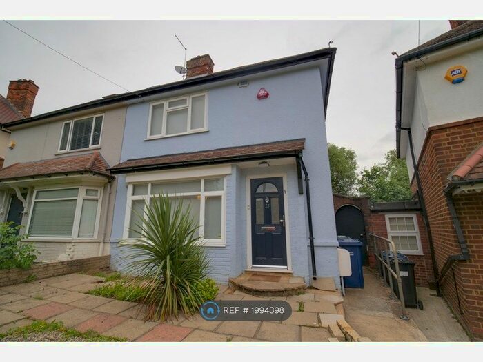 2 Bedroom Semi-Detached House To Rent In Salcombe Gardens, London, NW7