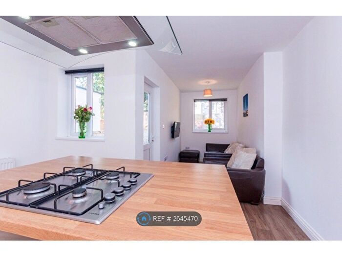 5 Bedroom Terraced House To Rent In Grenville Road, Southsea, PO4