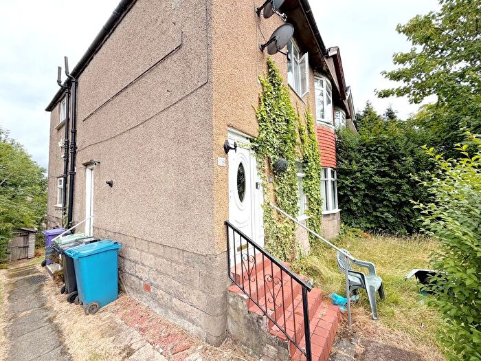 3 Bedroom Flat For Sale In Reston Drive, Hillington, G52