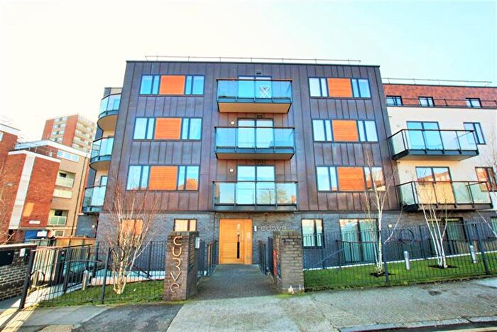 2 Bedroom Flat To Rent In Curve Court, Victoria Road, Hendon, NW4