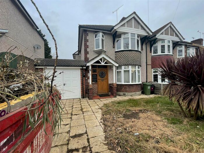 3 Bedroom Semi-Detached House To Rent In Park Crescent, Erith, DA8