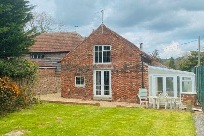 1 Bedroom Flat To Rent In Tilburstow Hill Road, Godstone, RH9