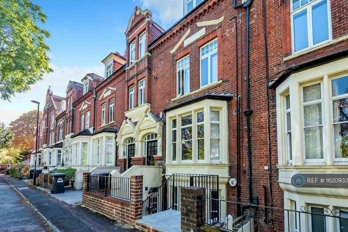 2 Bedroom Flat To Rent In Adelaide Avenue, London, SE4